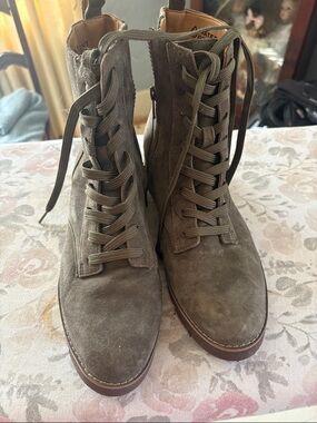 VIONIC - Size 7 Women's Suede Ankle Boots. Olive Green - Zipper,Lace Up